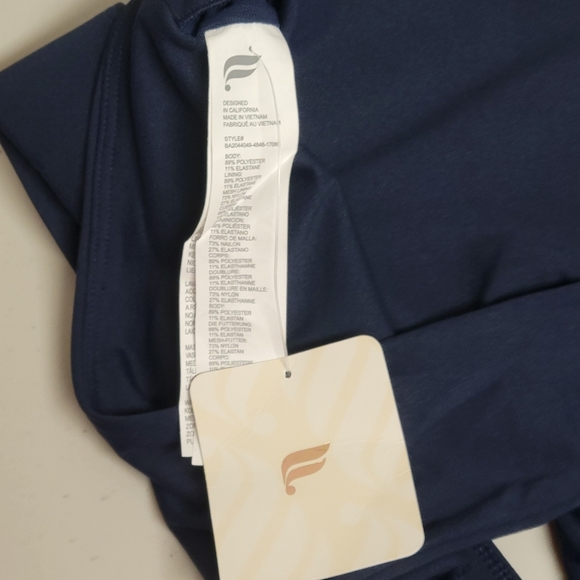 Fabletics NWT Oasis Twist Medium Impact Sports Bra Size 2X. - Picture 11 of 12